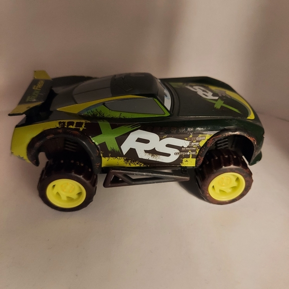 Trunk Fresh XRS Mud Racing Disney Pixar Cars 1:43 - Picture 3 of 7
